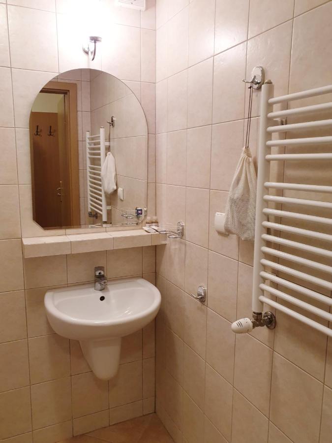 Palac Pod Kampinosem - Blisko Warszawy Leszno  Exteriér fotografie