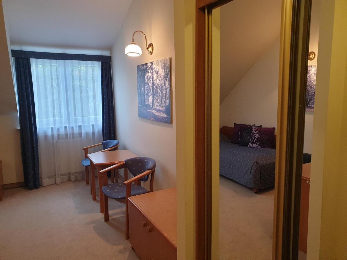 Palac Pod Kampinosem - Blisko Warszawy Leszno  Exteriér fotografie