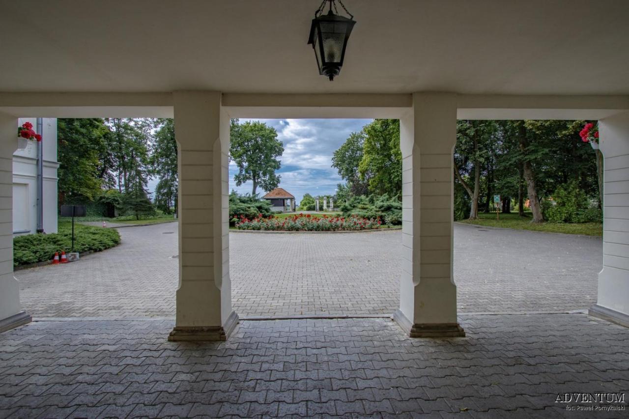 Palac Pod Kampinosem - Blisko Warszawy Leszno  Exteriér fotografie